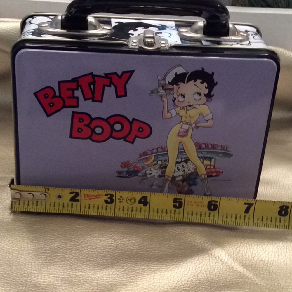 Betty Boop Lunch Tin - Picture 6 of 6